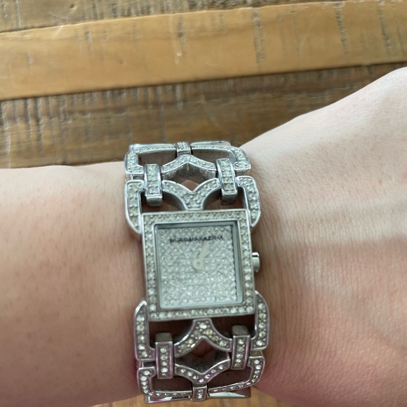 EUC BCBGMAXAZRIA watch - Picture 7 of 7